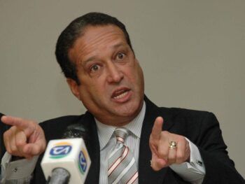 Afirman leyes no obligan a Reinaldo renunciar a presidencia del Senado por aspiraciones a presidencia RD