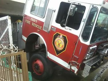 Piden camión de bomberos en Villa Altagracia; hay solo uno y para dañado