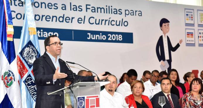 Andrés Navarro garantiza derecho de las familias a la información, participación y seguimiento de la escuela