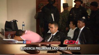 Marlon Martínez “echando una pavita” en audiencia