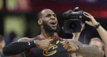 James se va a la Agencia Libre