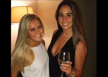 Chófer de Uber baja Lesbianas del carro por besarse