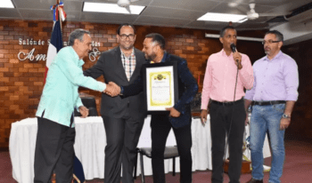 Comunicador Michael Miguel Holguín presenta proyecto “Una República Próspera”