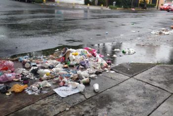 Si lanza objeto plástico en la calles podría caer preso