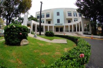 APEC y la Católica suspenden también sus labores docentes