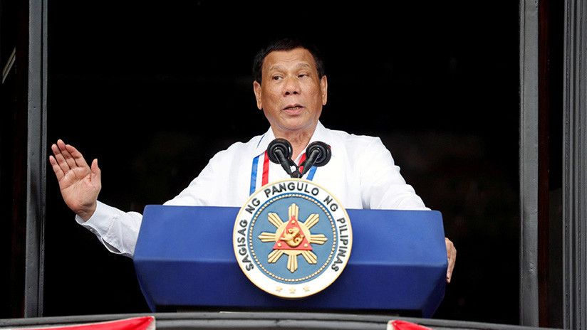 El presidente de Filipinas llama «estúpido» a Dios