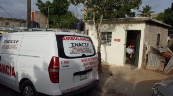 Hallan muertos de varias estocadas un hombre y a su expareja en una residencia el sector El Tamarindo