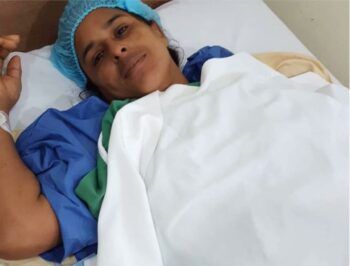 Operan con éxito a la madre de Emely Peguero