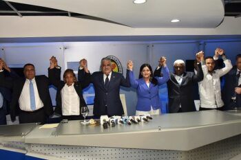 Dirigentes del PRM renuncian y pasan al PRD