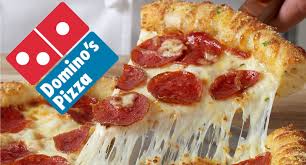 Domino’s ofrece en Rusia pizza de por vida a quien se tatué su logo, y si no para la promoción a tiempo le quiebran la pizzeria