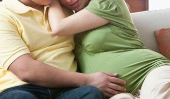 Estudio revela productos químicos que se usan en hogares afectan fertilidad de los hombres y perros domésticos