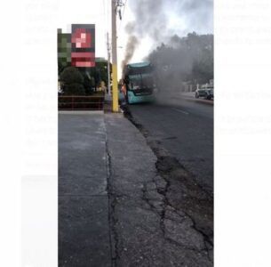 Se incendia autobús de pasajeros