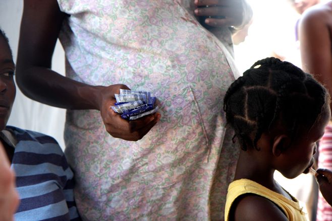 Haitianas tienen un promedio de 542 partos al mes en RD