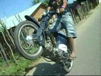 Motorista calibrando mata niña de 4 años en Santiago