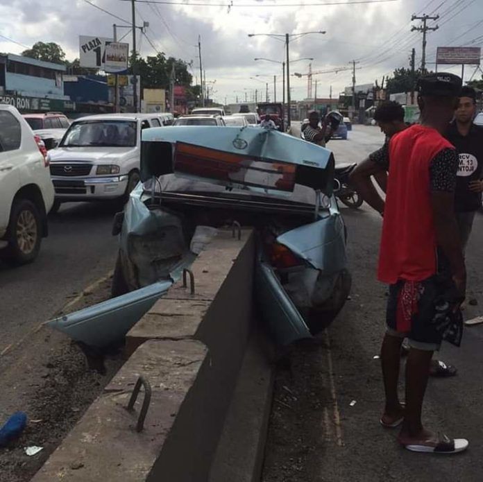 Accidente en autopista Duarte deja una persona muerta