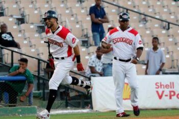 Leones vencen a las Estrellas