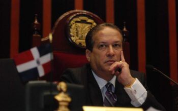 Reinaldo a Franklin Almeyda: «NUNCA he especulado en mi vida, respeta si quieres que te respeten».