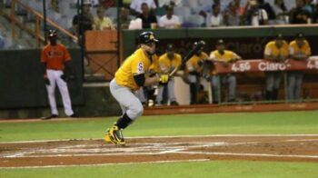 Águilas continúan en el primer lugar, Licey abandona el sótano
