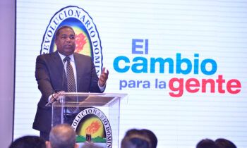 Tony Peña Guaba lanza su precandidatura presidencial por el PRD