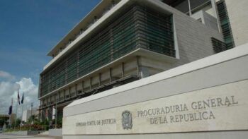 Procurador y director PN realizan trascendental reunión de trabajo para combatir la delincuencia y el crimen
