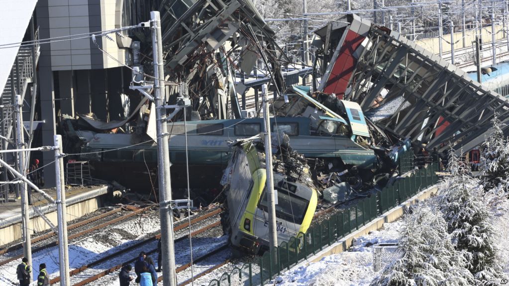 Accidente de tren en Ankara: 9 muertos y 47 heridos