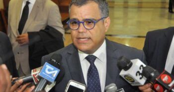 Tommy Galán se defiende de las acusaciones en su contra; dice no llegó al Congreso “con una mano alante y otra atrás”