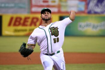 Néstor Cortés e Iván Castillo irán con Estrellas a Serie del Caribe