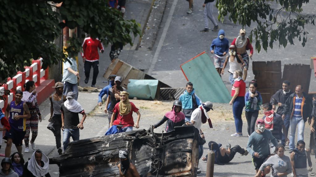 Detienen 27 militares tras alzamiento en cuartel en Venezuela