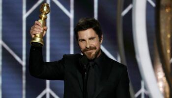 El actor Christian Bale agradeció a Satanás al recibir el Globo de Oro.