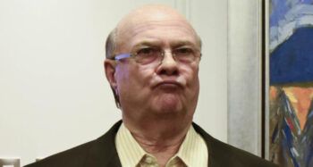 Veteranos de guerra mandan a callar a Hipólito Mejía