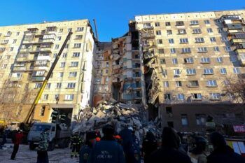 4 muertos en Rusia tras derrumbarse un edificio de apartamentos