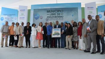 Declaran a Santo Domingo Norte libre de analfabetismo