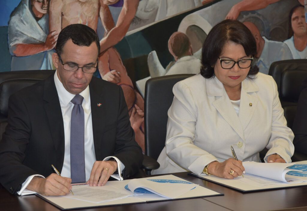 Ministerio de Educación y la UASD firman acuerdo para fortalecer formación de docentes y modalidad técnico profesional
