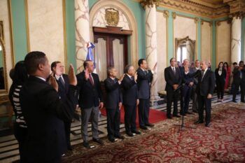 Presidente Medina juramenta nuevos funcionarios