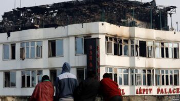 India: Incendio en hotel de Nueva Delhi deja 17 muertos