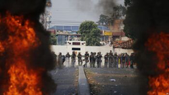 Estados Unidos condena violencia para bloquear ingreso de ayuda humanitaria a Venezuela