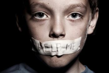 Las 12 señales de alerta del abuso infantil