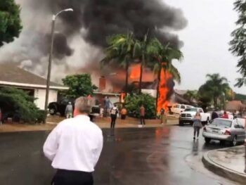 Se precipita avioneta en California