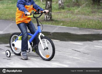 Niño es atropellado por camión en el Malecón cuando montaba bicicleta junto a su familia