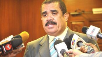 Plantearían cambio Constitución para la reelección en mayo