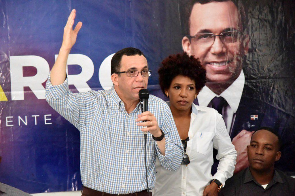Andrés Navarro consulta ciudadanos en el Gran Santo Domingo y Monte Plata