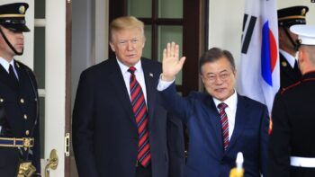 Trump y Moon se reúnen en abril para tratar estancamiento diplomático con Corea del Norte