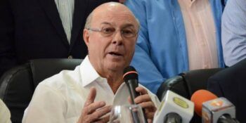 Hipolito Mejía está en desacuerdo con que se construya una verja la frontera domínico-haitiana