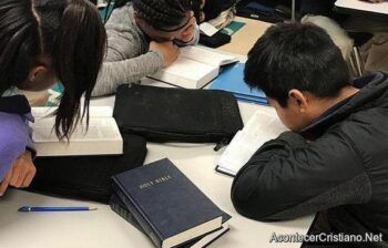Niños que asisten a iglesia son más felices y tienen mejor salud, revela estudio