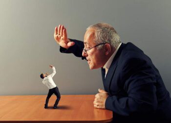 Un mal jefe puede enfermarte como un cigarro y darte cáncer