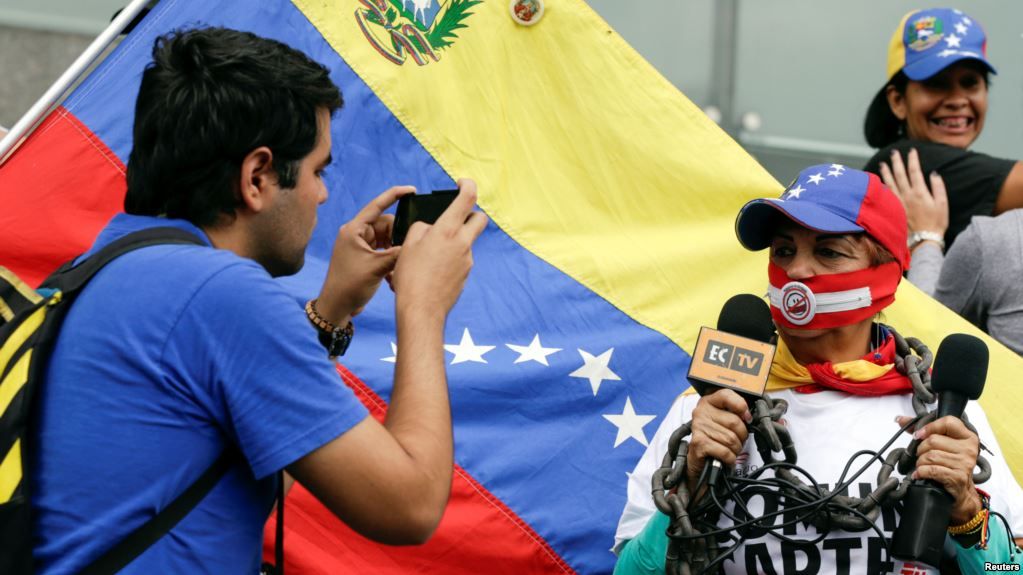 Periodistas elaboran mecanismos para enfrentar ataques a la libertad de prensa en Venezuela