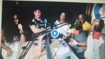 Asaltan emisora de radio en vivo