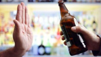 Personas que no toman alcohol, y aún así, se divierten