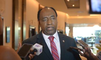 Elpidio Báez dice propuesta de leonelistas es un “caramelo envenenado”