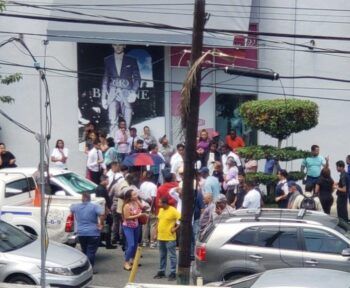 Joven cae desde el cuarto piso de Bella Vista Mall